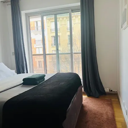 Apartment Tour Eiffel Passy Kennedy